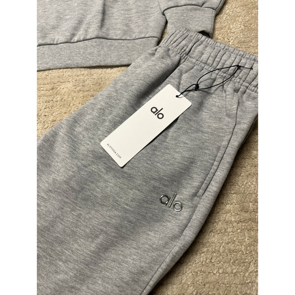 Alo yoga Accolade Heather Gray Sweat Set unisex size large pullover/straight leg - Picture 2 of 6
